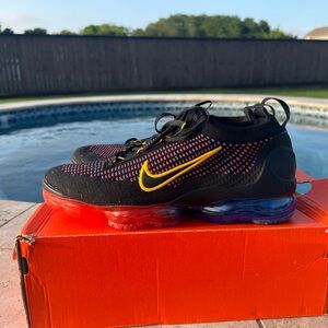 Air Vapormax 2021 FK NN Black/University Gold